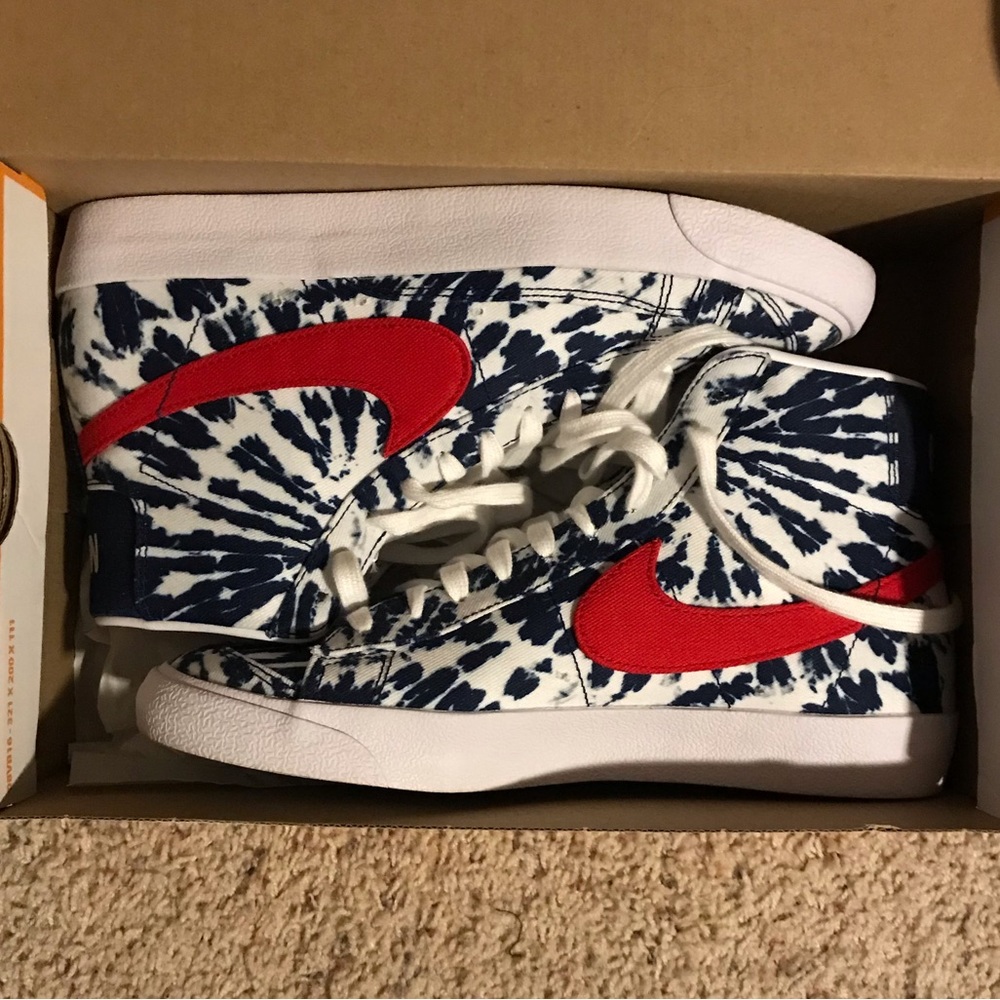 M sz9. W 10.5 Nike Blazer 77’s